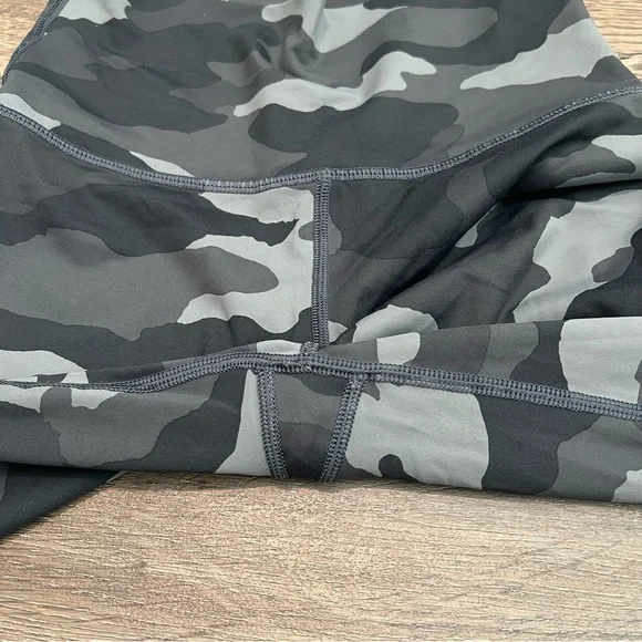 Aerie Chill Play Move Camouflage Leggings - Picture 4 of 7